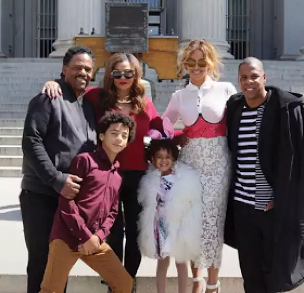 Beyonce shares photos of her family at the White House Easter Egg hunt